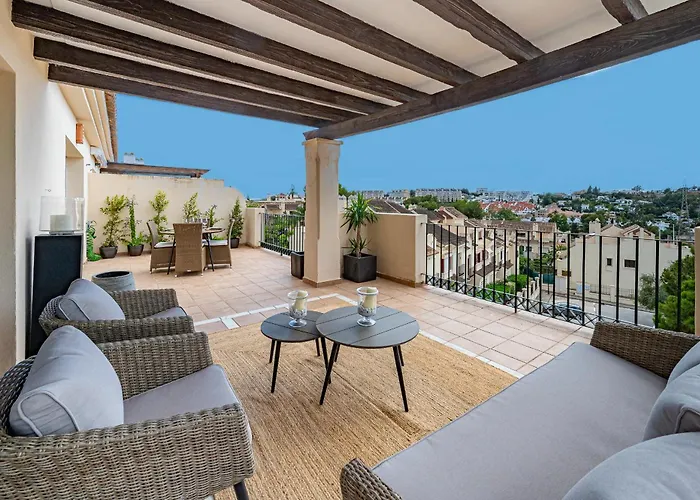 Nueva Andalucia Penthouse דירה *