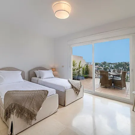 公寓 Nueva Andalucia Penthouse 马尔韦利亚