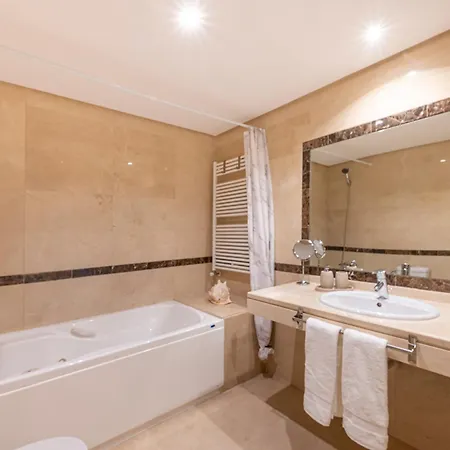 Nueva Andalucia Penthouse *