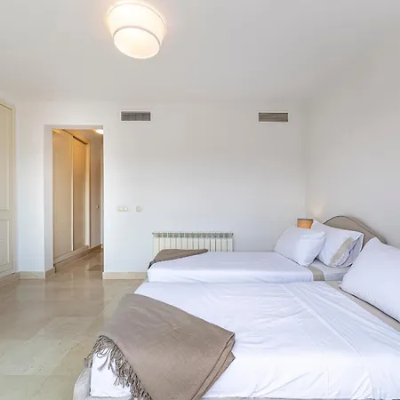 Nueva Andalucia Penthouse * Марбелья